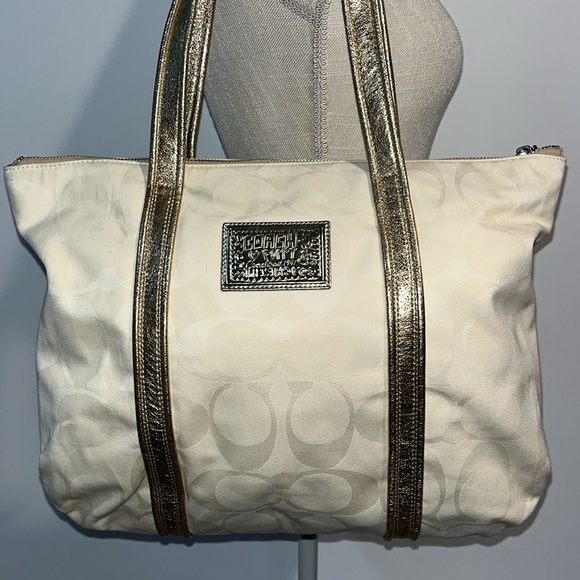 Coach Glam Poppy “Made for me by Coach” Should Bag Style 14979 - Picture 3 of 16